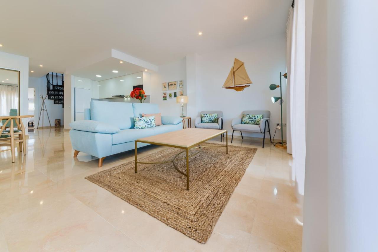 Holidays2Fuengirola Duplex With Stunning Sea View, Terraces,1St Line Beside Port Exterior foto